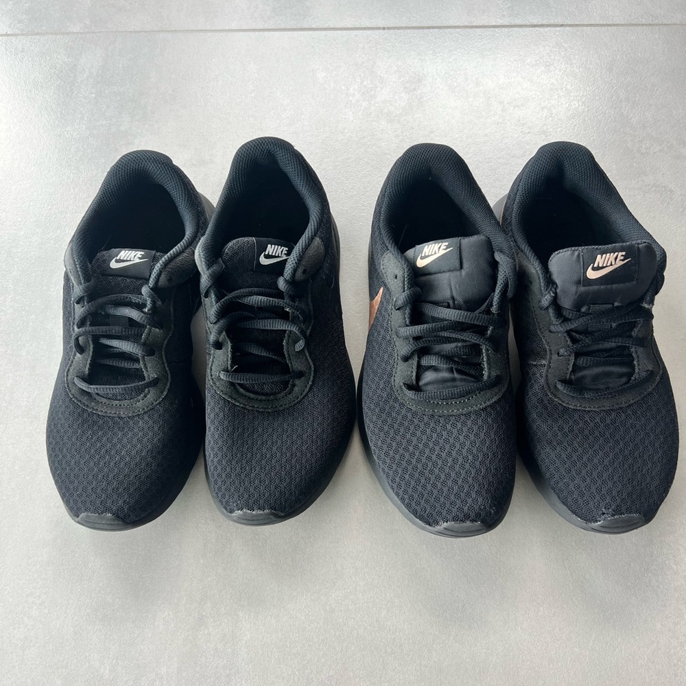 Bundle of 2 NIKE Tanjun Black Gold sneakers athletic size 7 running gym trainers - Picture 2 of 11